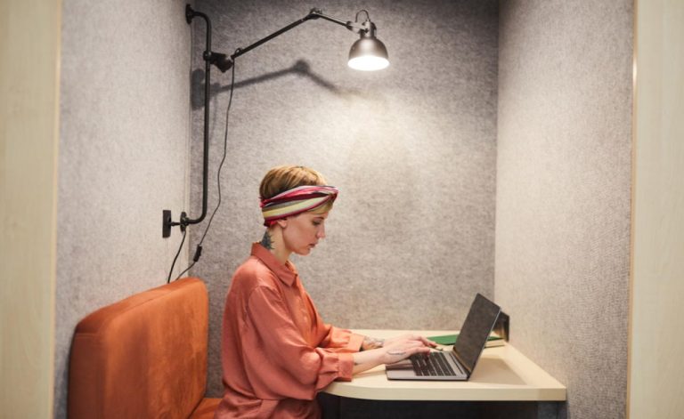 How to Block Out Family Noise While Working from Home: Guide