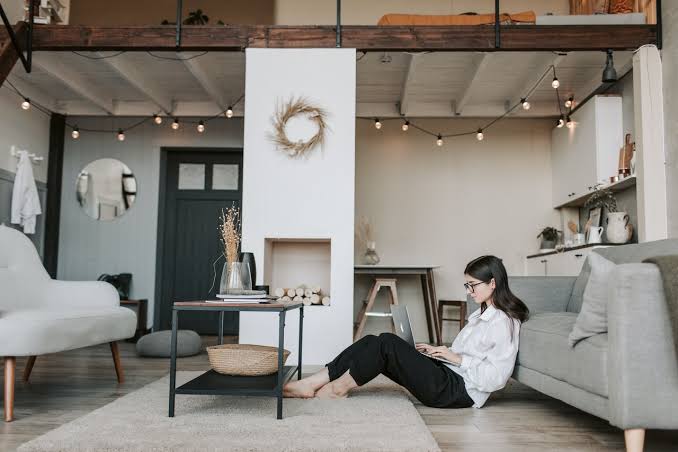 How to Separate Work and Life in a Studio Apartment: Guide