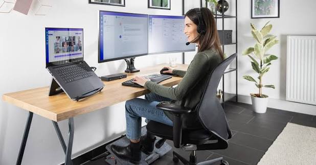 How High Should a Computer Desk Be for Proper Posture? Guide